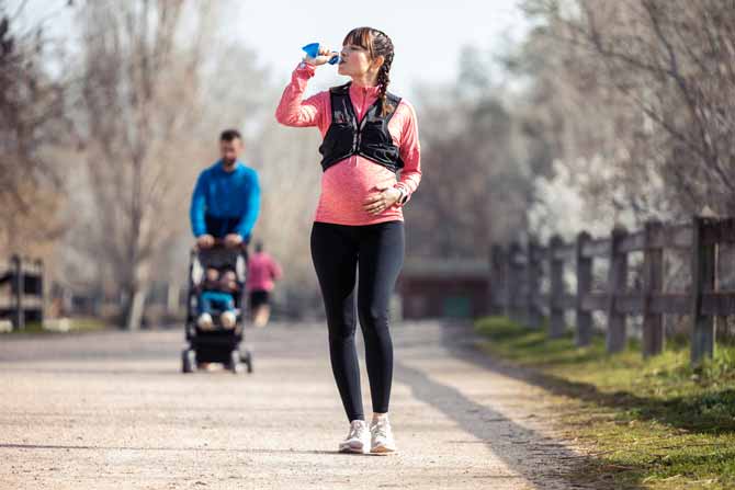 Tips to stay hydrated during pregnancy